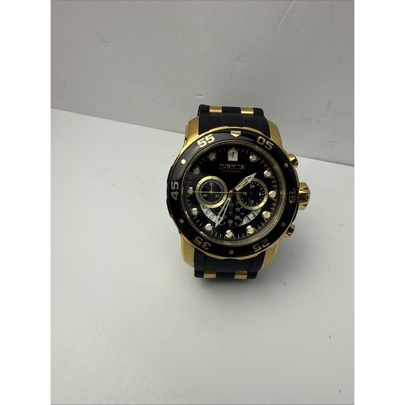 Invicta Mens PRO DIVER SCUBA Chronograph Black Dial Elegant Fashion Gold Watch - Picture 1 of 4
